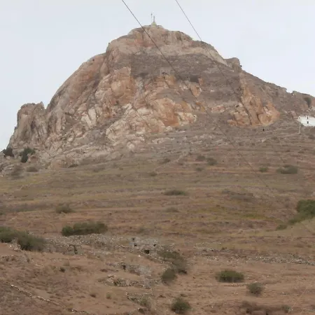 Ktikados Village House. * Chatzirados