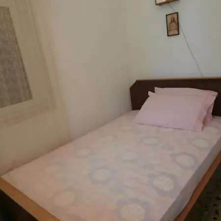 Ktikados Village House. * Chatzirados