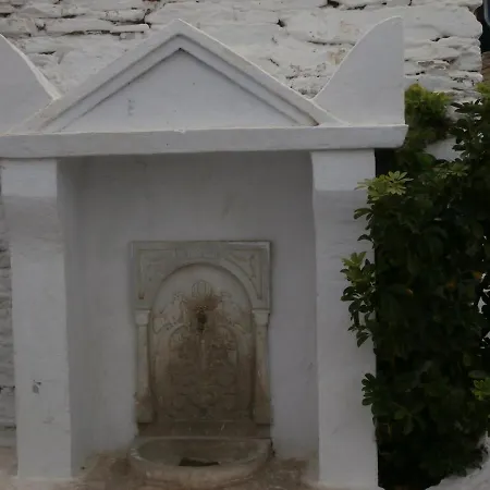 Ktikados Village House. Chatzirados