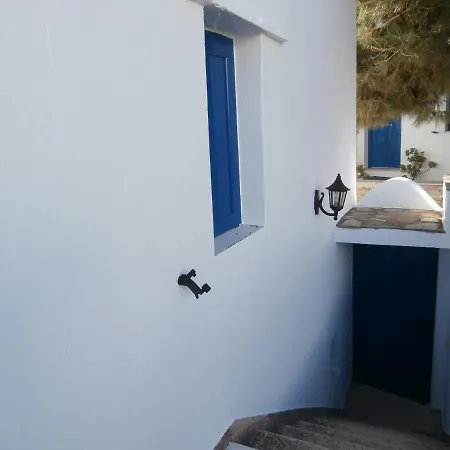 Ktikados Village House. בית נופש Chatzirados