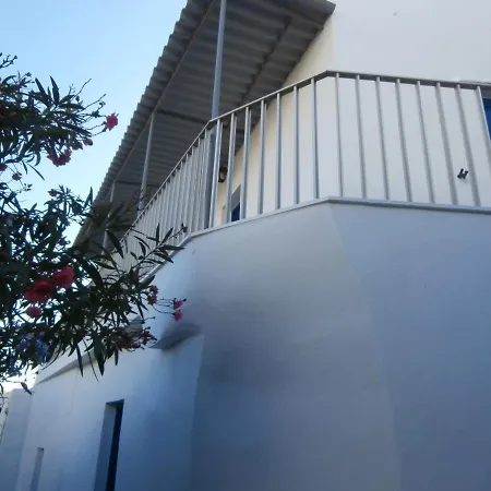 Ktikados Village House. בית נופש *